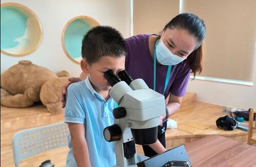 科普活动进校园--让学生“零距离”感受珠宝魅力