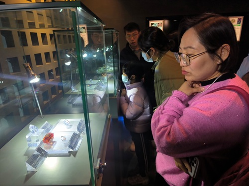 看珠宝长知识 中诚教你如何辨别珠宝优劣