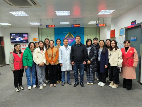 推动芳华绽风采 拓宽巾帼学新知