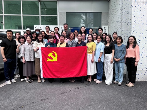 以党建为引领，普及科学知识，宝石之光点亮童心